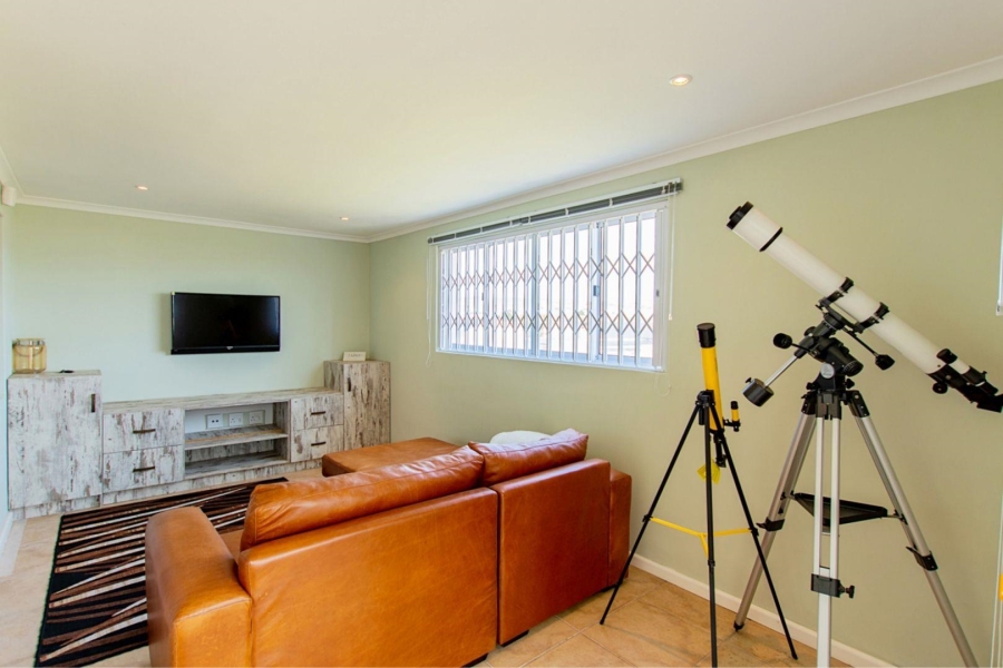 To Let 3 Bedroom Property for Rent in Country Club Western Cape